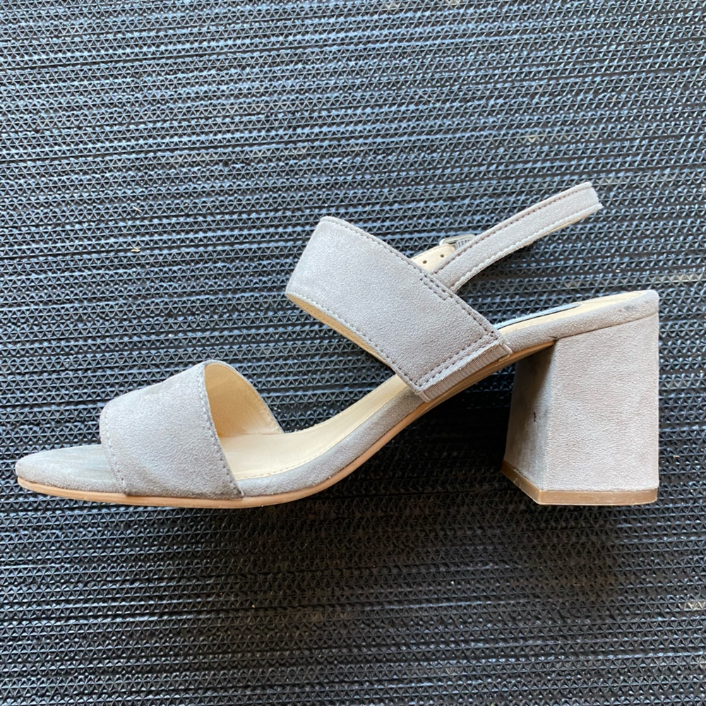 Steve Madden | Size 37 FANN faux suede grey block sandals - Picture 4 of 11